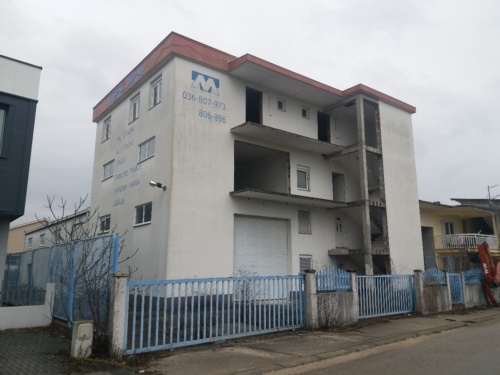 Poslovno-proizvodni objekat sa stanom Poslovno-proizvodni objekat sa stanom